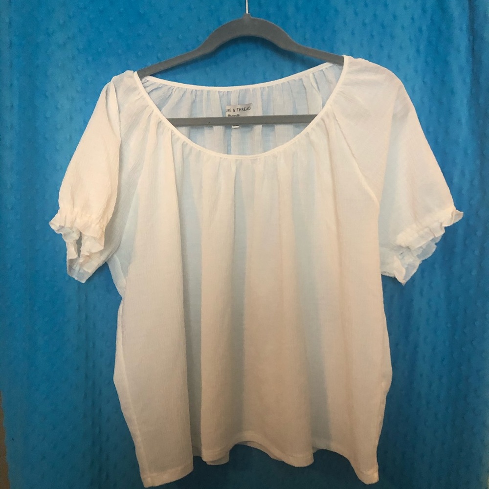 Very nice Madewell white short sleeve top.